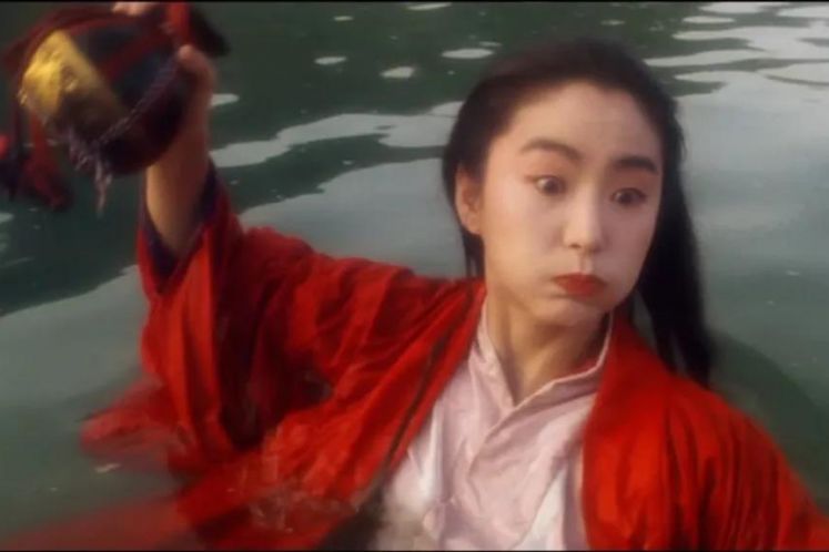 白酒，地產，無聲散場